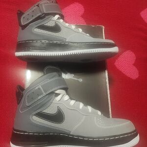 Nike Air Jordan Fusion 6. Size 6.5Y. Grey/White